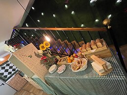 THE WAY HOTEL & SUITES