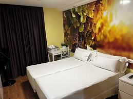 THE WAY HOTEL & SUITES