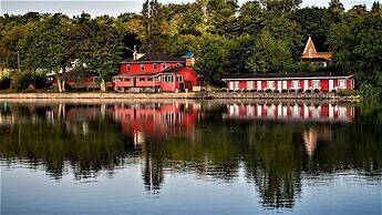 The Water's Edge Inn