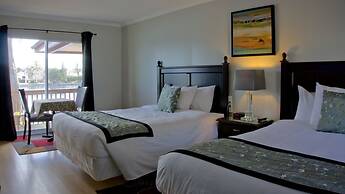 The Water's Edge Inn