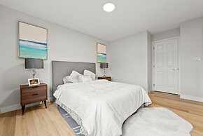 Vancouver Lake City Way Guesthouse