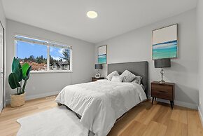 Vancouver Lake City Way Guesthouse