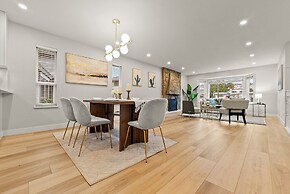 Vancouver Lake City Way Guesthouse