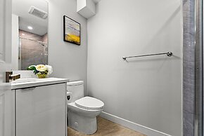 Vancouver Lake City Way Guesthouse