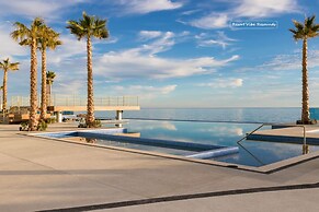 Beachy Condo - 2BR 2B