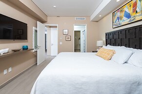 Beachy Condo - 2BR 2B