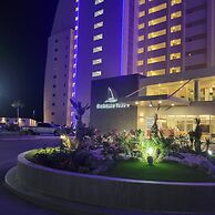 Beachy Condo - 2BR 2B