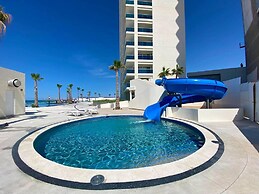 Beachy Condo - 2BR 2B