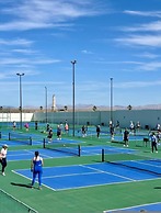 Beachy Condo - 2BR 2B