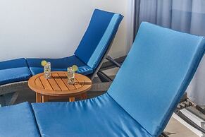 Beachy Condo - 2BR 2B