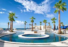 Beachy Condo - 2BR 2B