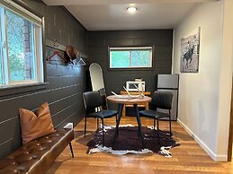 Elk Antler Inn