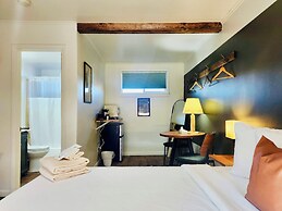 Elk Antler Inn