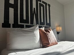 Elk Antler Inn