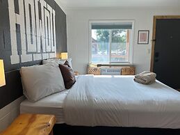 Elk Antler Inn