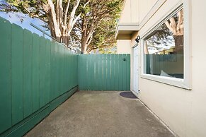Cozy 2-Bedroom Retreat in Pacifica