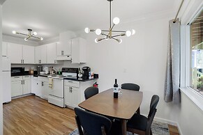 Cozy 2-Bedroom Retreat in Pacifica