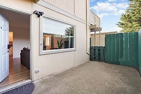 Cozy 2-Bedroom Retreat in Pacifica