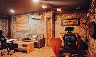 Pink Floyd Boutique Hotel