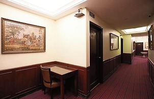 Hamilton Hotel