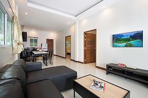 Holiday 2BR Jacuzzi Pool Villa Lancelot3