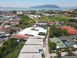 Holiday 2BR Jacuzzi Pool Villa Lancelot3