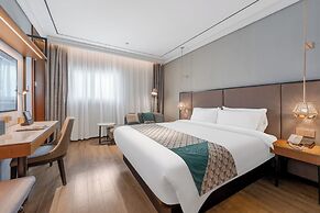 Yitel Collection Shanghai Jing'An City Center