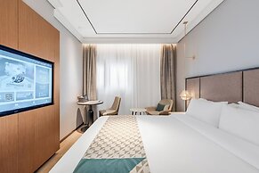 Yitel Collection Shanghai Jing'An City Center