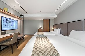 Yitel Collection Shanghai Jing'An City Center