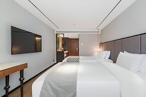 Yitel Collection Shanghai Jing'An City Center