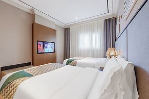 Yitel Collection Shanghai Jing'An City Center