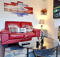 Cozy 2BR Home Pets Welcome Free Parking & Wifi