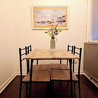 Cozy 2BR Home Pets Welcome Free Parking & Wifi