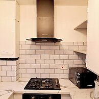 Cozy 2BR Home Pets Welcome Free Parking & Wifi