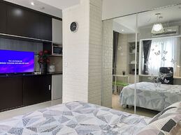 Maple Park Apartment near JI Expo