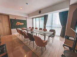 Staycation Jakarta Holland Village