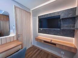 Staycation Jakarta Holland Village