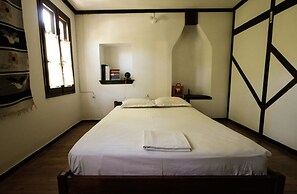 Secluded Cottage Guesthouse in the Mountains