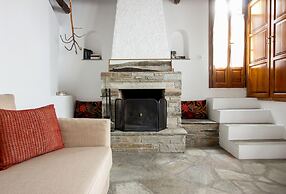 Secluded Cottage Guesthouse in the Mountains