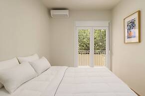 Celine Volos by halu