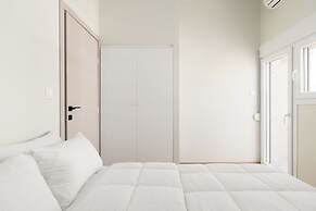 Celine Volos by halu