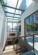 Iris Suites