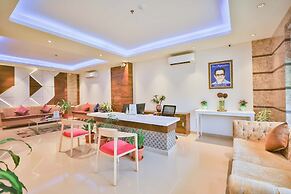 Hotel Crystal Crown