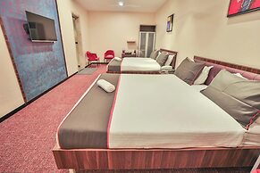 Hotel Crystal Crown