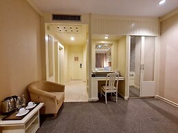 The Rich Hotel Rama 5