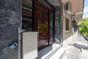 LIV - Relaxing Pagrati Retreat in Athens