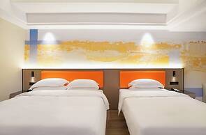 yi xuan hotel - bus station