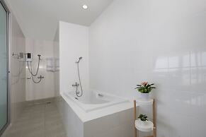 Ocean View Jacuzzi 3BR Kata Penthouse
