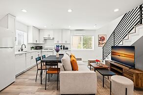 Modern Home Near Pasadena Garage Full Kitchen