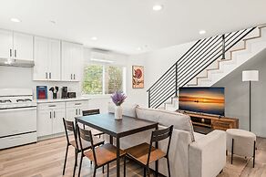 Modern Home Near Pasadena Garage Full Kitchen